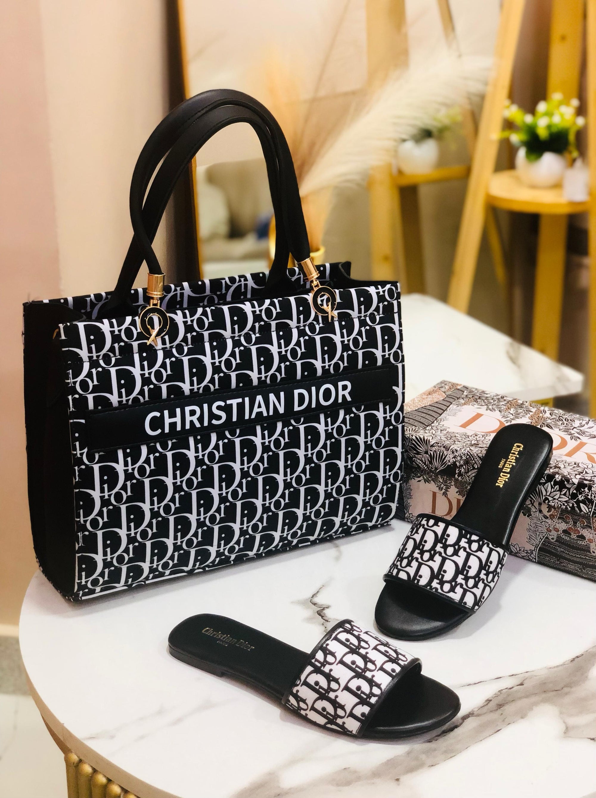 Chrìstìàñ Dïōr Slipper & Bag